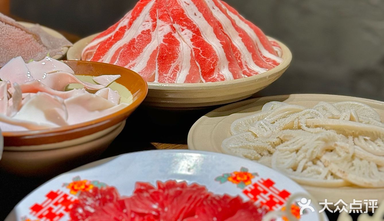 火锅一顿，财运皆顺  