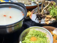 -牛牛和牛海鲜粥底火锅(长虹国际城店)