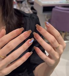 -悦指间美甲美睫