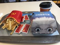 菠萝双层安格斯厚牛肉汉堡-麦当劳(杨林得来速店)