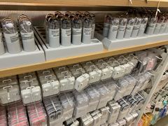 -名创优品(广州萝岗万达广场店)