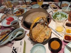 -洪氏嗨捞·猪肚鸡火锅(阳光天地店)