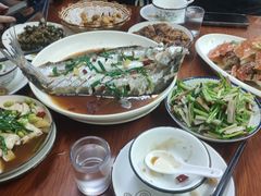 -胡子饮食店