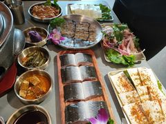 -围炉肉舍•炭烤活鳗•丹东海鲜烤肉(步行街店)