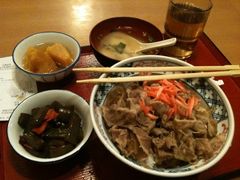 牛肉盖饭-虹梅食堂·爱蝦乃家