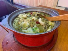 石锅酸菜鱼-周鱼小馆石锅酸菜鱼(活力汇店)