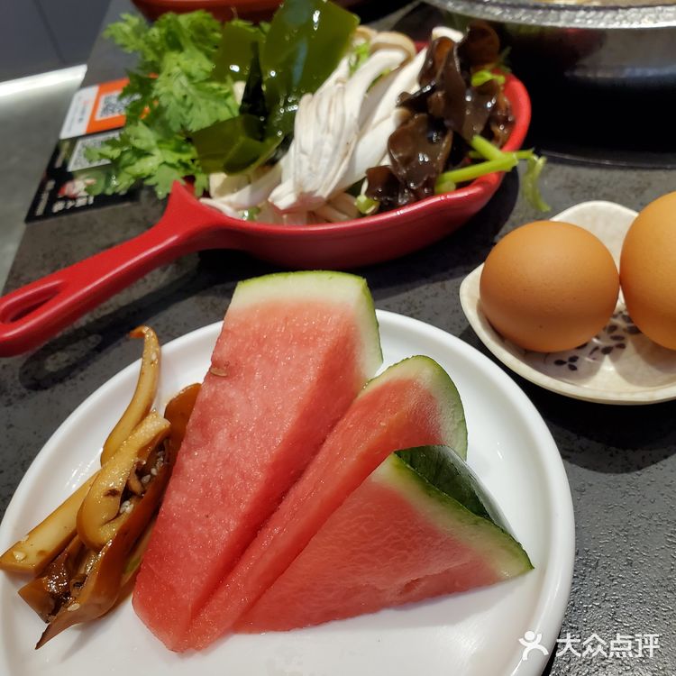 抢到58券得空就来了，选黑松露菌王国锅汤底么啥料