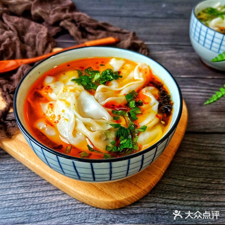 简单快速营养早餐，辣油鲜虾馄饨❗