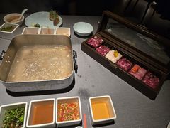 -左庭右院鲜牛肉火锅黑金店(陆家嘴中心店)