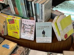 -钟书阁(珍园店)