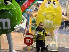 -m豆巧克力世界(上海世茂广场店)