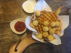 -HIGH FIVE哈福手工汉堡(桂林路店)