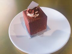 -UNI UNI(环亚凯瑟琳店)