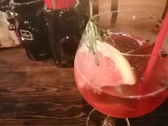 黑刺莓金汤力-The Tiki Bungalow提基小木屋酒吧