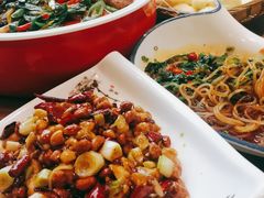 宫保鸡丁-有红鸡毛店·川菜(建设路店)