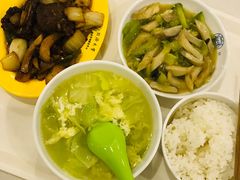 -同济大学本部学苑饮食广场