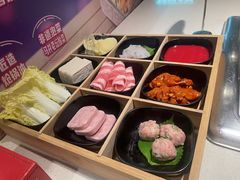 -海底捞火锅鲜切牛肉主题店(长寿路店)