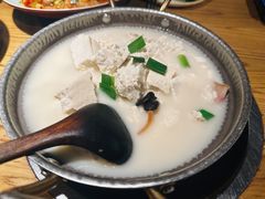 土家手掰柴火豆腐-吃饭皇帝大·土家民族菜(温州万象城店)