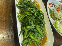 -Dang restaurant (patong phuket)