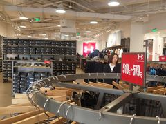 -UNDER ARMOUR(新燕莎奥莱店)