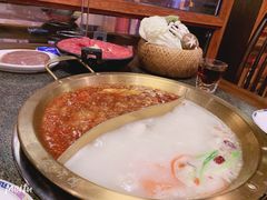 -小天鹅火锅·一线江景洪鼎旗舰店(洪崖洞店)