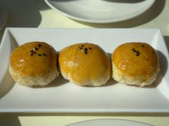 蜜汁叉烧酥-兴悦酒家(保利克洛维店)
