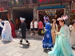 -刘姐啤酒鱼民族演艺餐厅(西街总店)