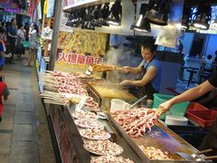 自助取餐区-东门町美食街