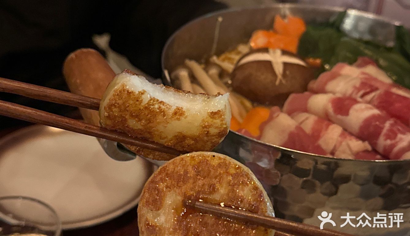 因为这个土豆饼…直接爱上这家店！超有氛围的日式料理…！！