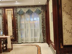 -沪华海鲜大酒楼(南汇店)