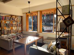 靠窗位-YLK云南小粒咖啡·云里咖(二号店)