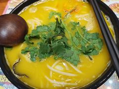 -太子浓心招牌炸酱小锅米线(探十里店)