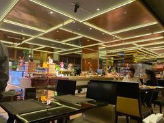 -大中华希尔顿酒店-念自助餐·嗨啤·小龙虾