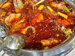 -肖肖酸萝卜鱼火锅(总店)