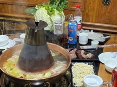 -果松木炭酸菜铜火锅·外婆参鸡汤