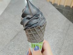 椰子灰甜筒-麦当劳(龙洞店)