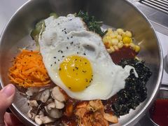 -山野的朋友露营炭火烤肉