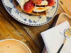 滿滿草莓華夫餅-西关84·History·Art·Cafe