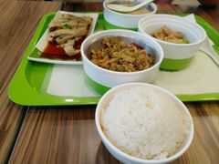 -老乡鸡(六安新加坡御苑店)