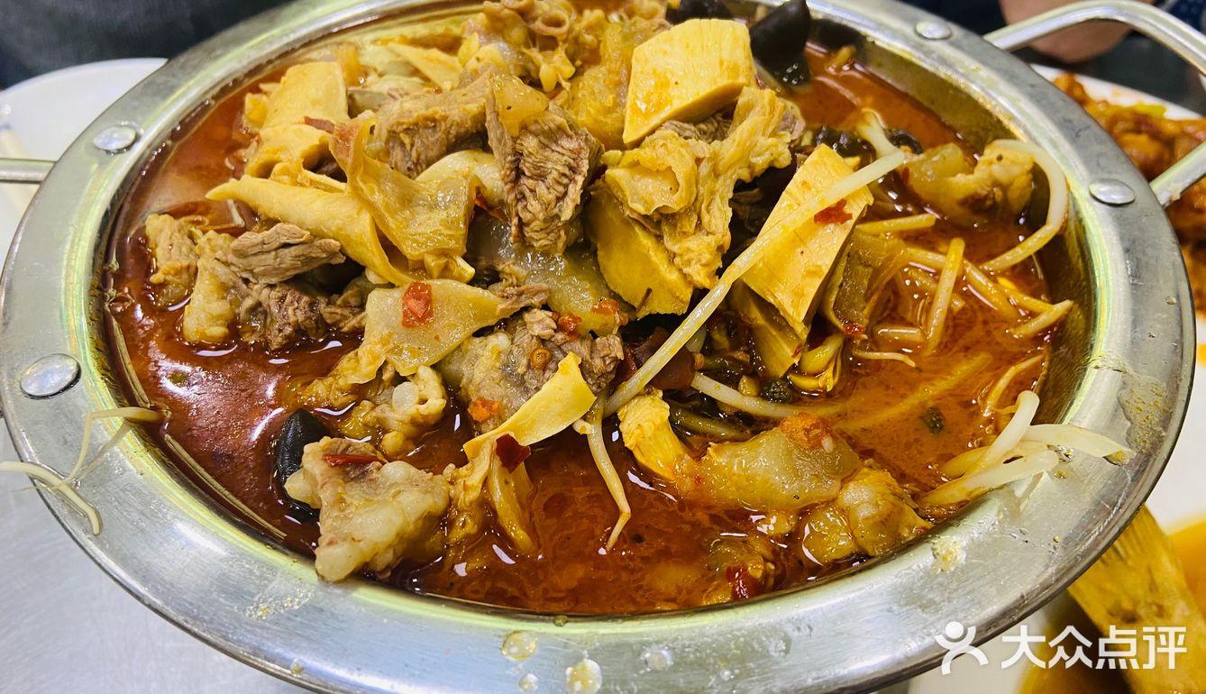 想吃回民饭店了！和父母一起来的这家大骨头羊