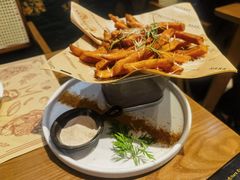 -Mark&Mars Restaurant