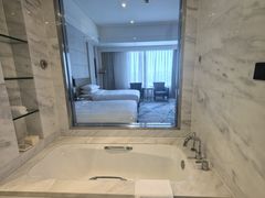-上海漕河泾万丽酒店