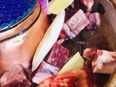 -毛辣果·贵州红酸汤牛肉火锅(西单店)