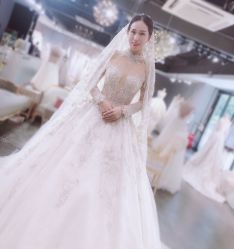 -艾米丽婚纱礼服