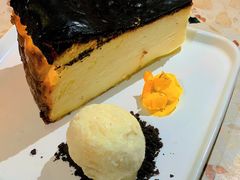 巴斯克芝士流心蛋糕-La Maison 夜来香(进贤路店)