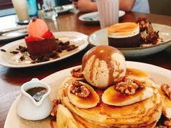 -ROAST coffee & eatery