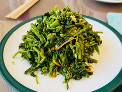 凉拌时令山野菜-丽泽山庄·生态怀柔菜·虹鳟鱼(红螺寺店)