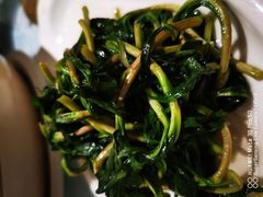 -湖庭壹品鸭王·传统北京烤鸭·别墅私房菜·庭院宵夜(江宁店)