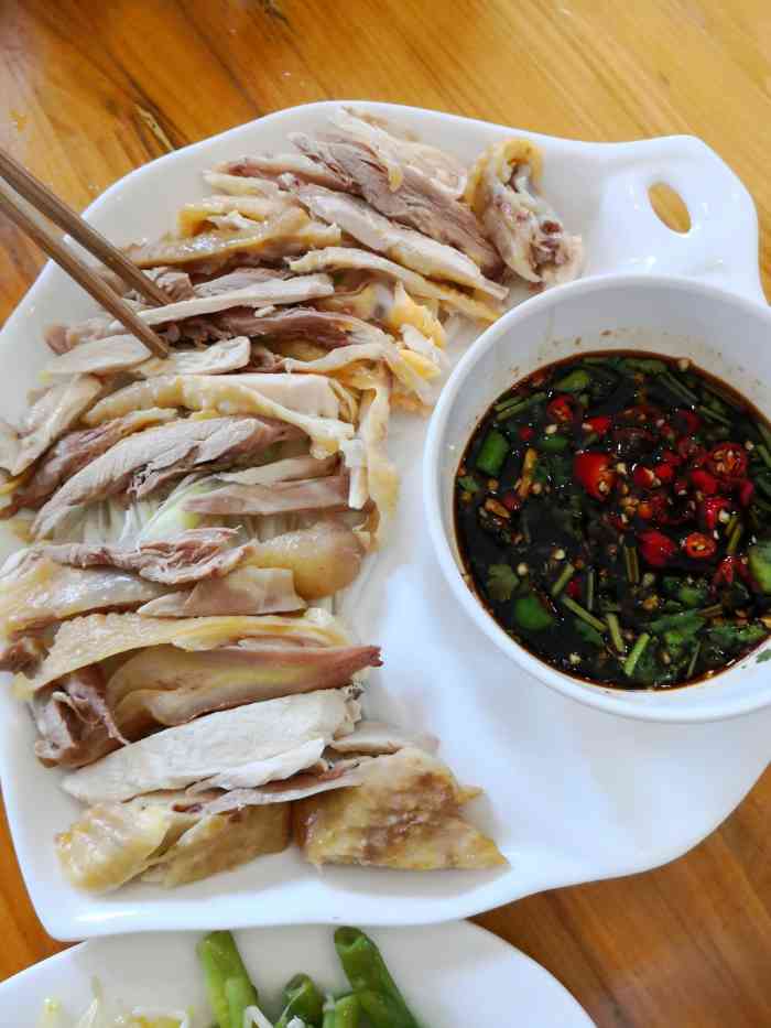 邛崃蘸水鸡家常饭(名山店)-"这家店生意有点好.特别到了饭点,那简直是