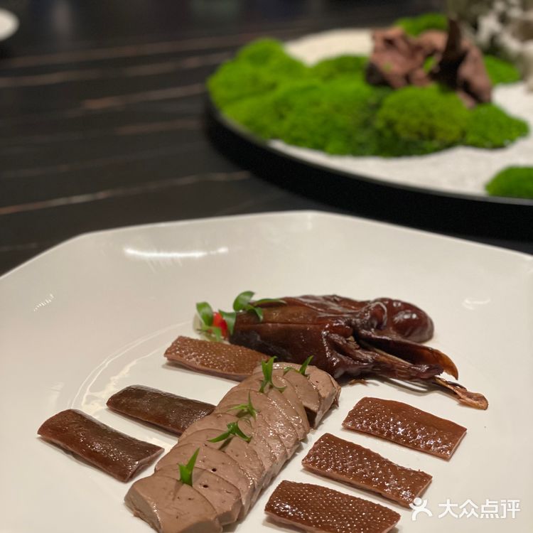 新开业的浦江名荟和浦江荟一样,一如既往的有着排场和体面